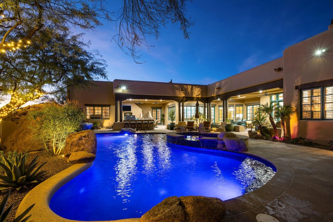 Scottsdale, Arizona, United States 2 - 18686250