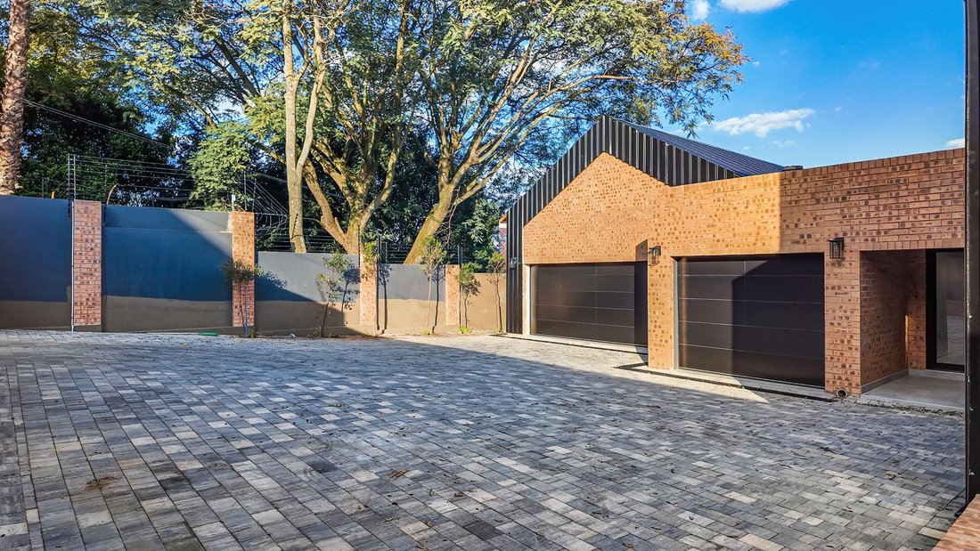 House in Inanda, Chislehurston, Gauteng 2 - 18686194