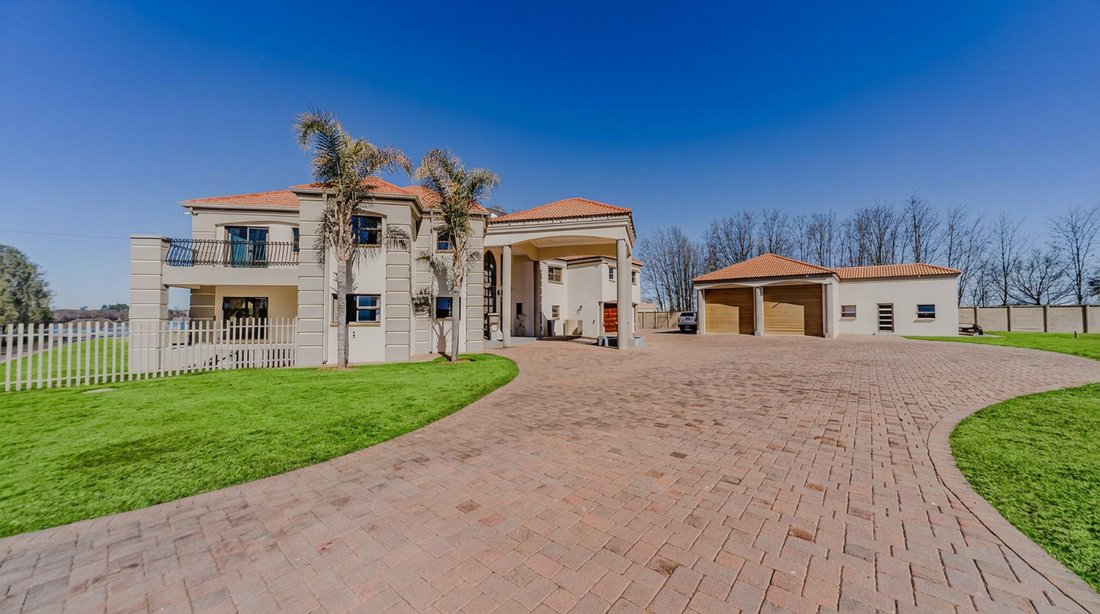 Estate in Kai !Garib Local Municipality, Northern Cape, South Africa 2 - 18686209