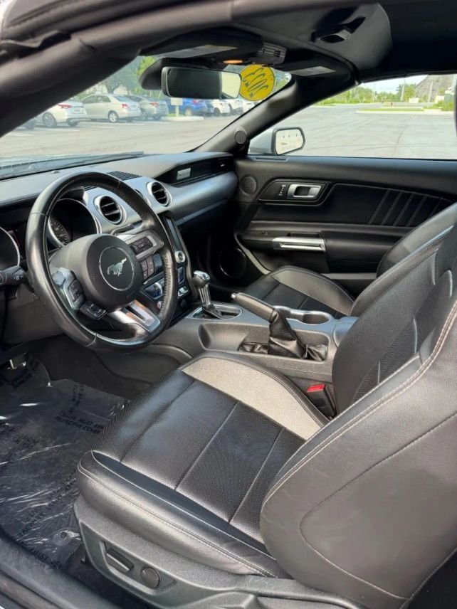 Cabriolet in Miami, FL, United States 5 - 18686163