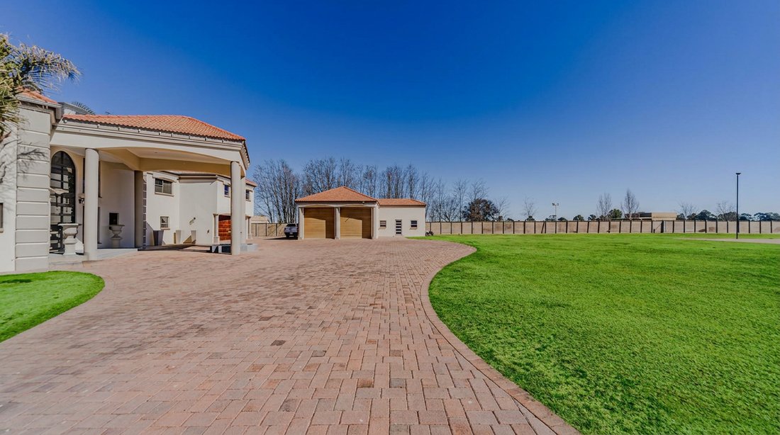 Estate in Kai !Garib Local Municipality, Northern Cape, South Africa 5 - 18686209