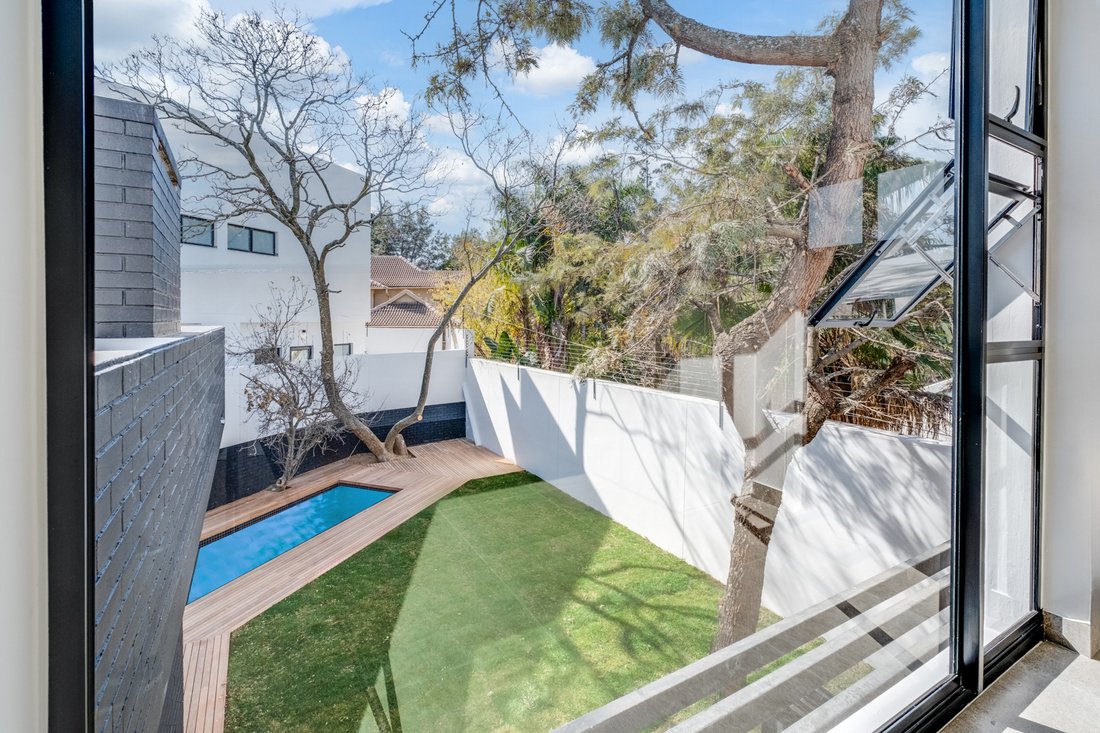 Country House in Benmore Gardens, Gauteng, South Africa 1 - 17949737