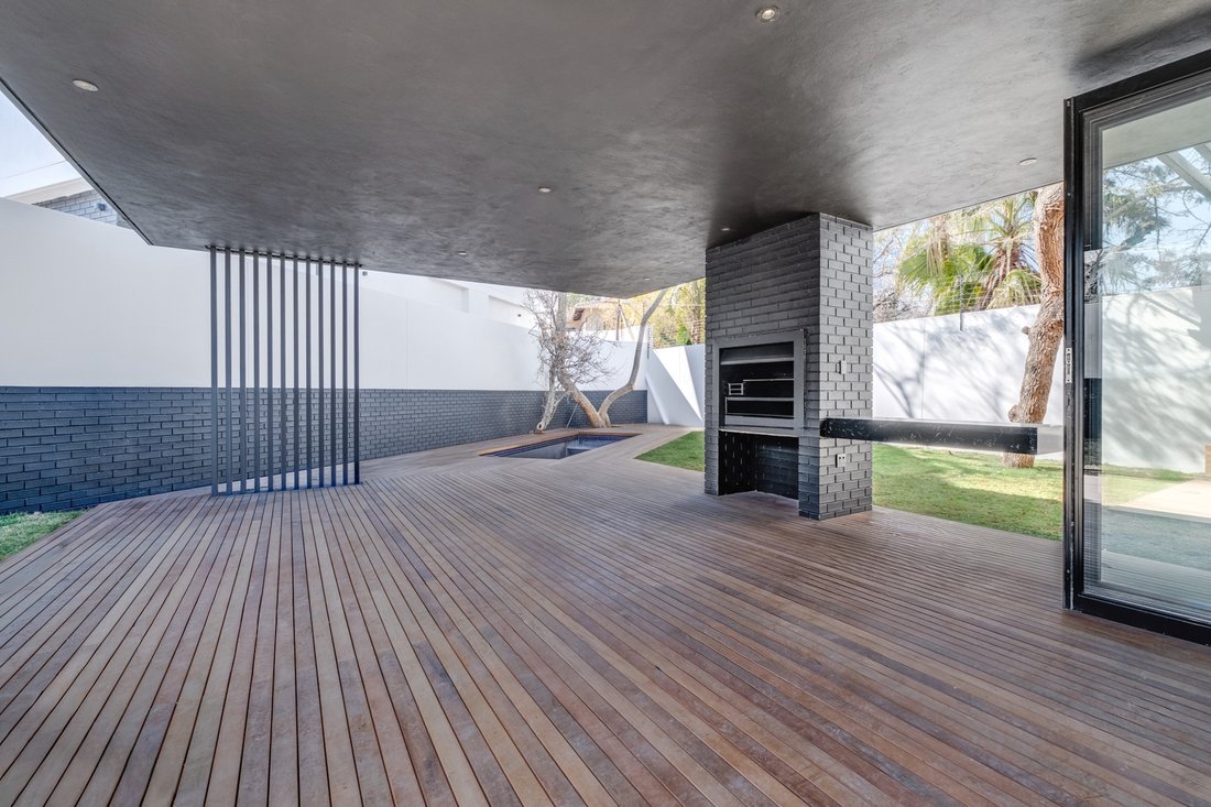 Country House in Benmore Gardens, Gauteng, South Africa 3 - 17949737