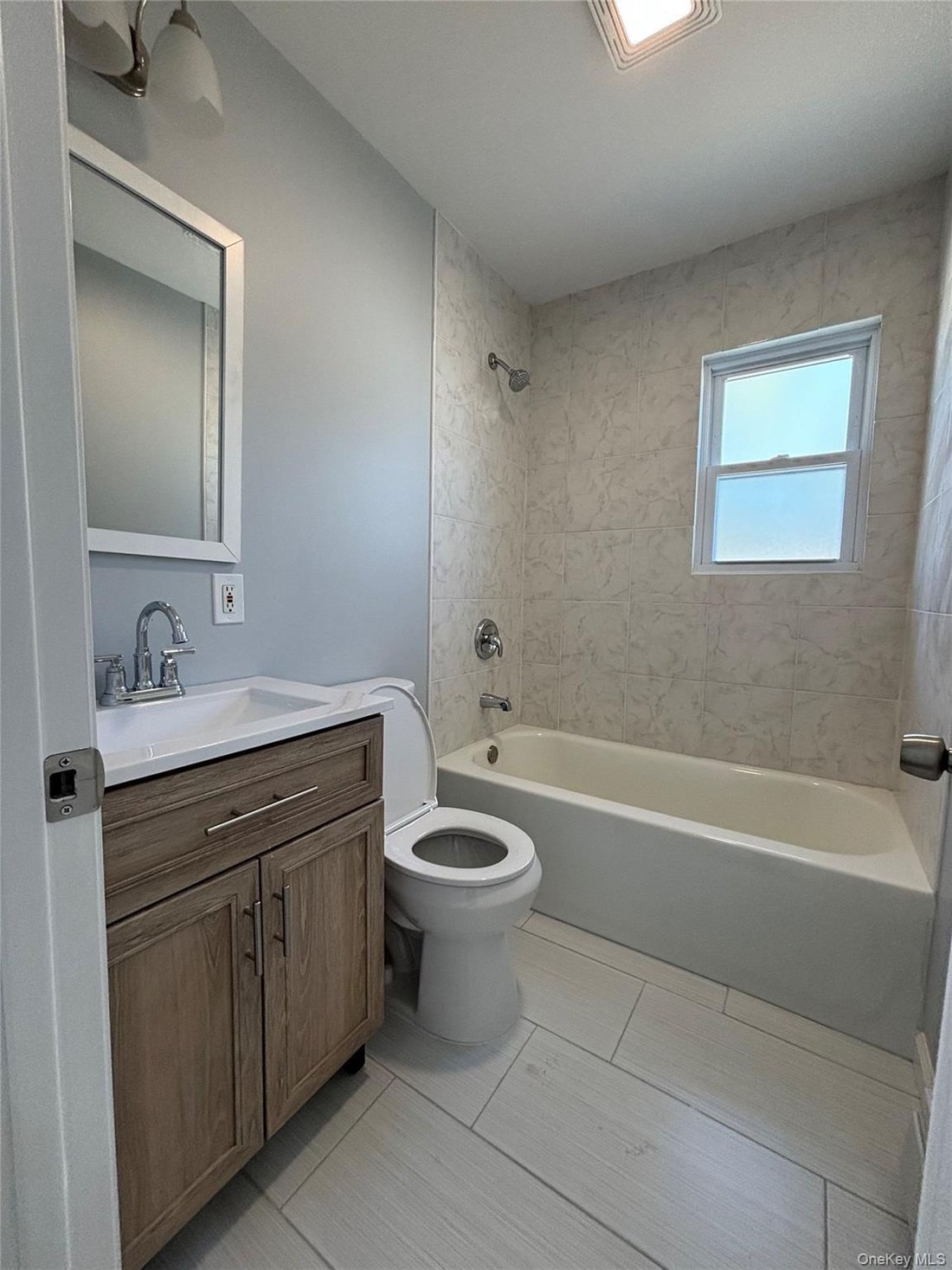 House in Central Islip, New York, United States 4 - 18686350