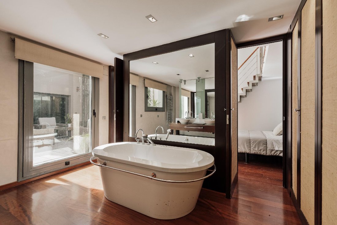 Apartment in Eixample, Barcelona, Spain 4 - 18537863
