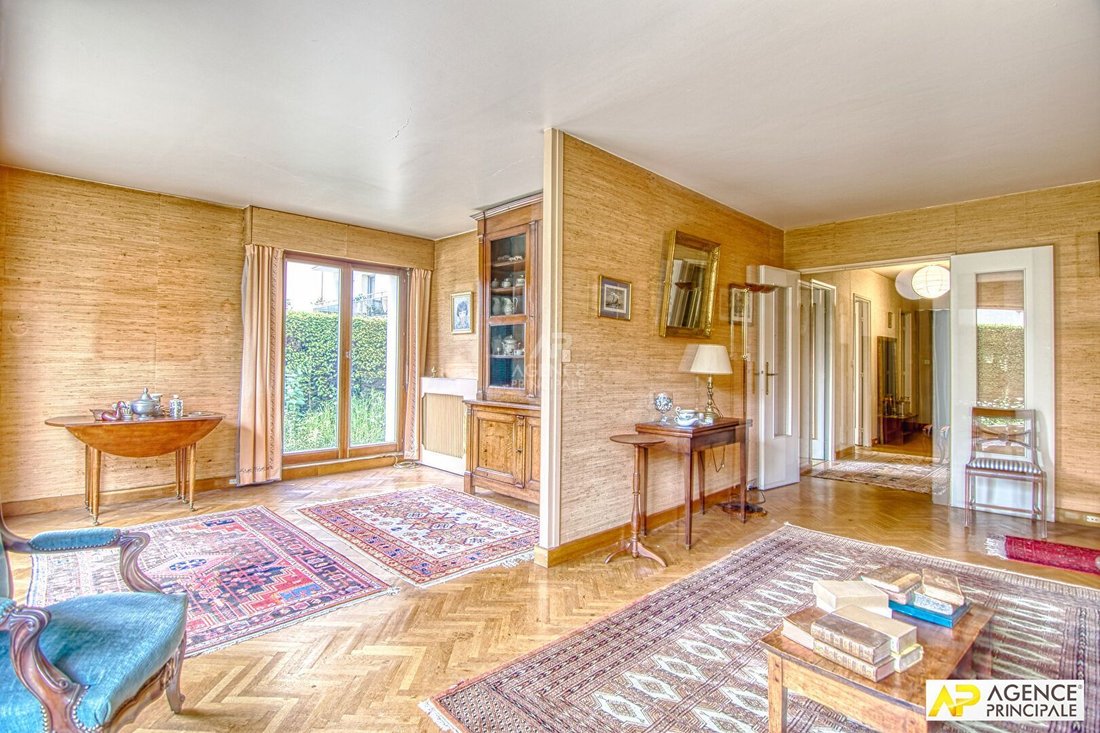 Apartment in Domaine National du Château, Versailles, France 5 - 18689924