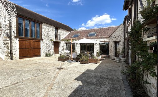 House in Perthes, Ile-de-France, France 1