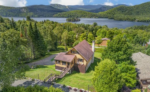 House in Lac-Supérieur, Quebec, Canada 1