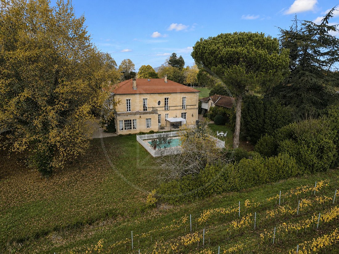 Villa in Cambes, Nouvelle-Aquitaine, France 1 - 18687506