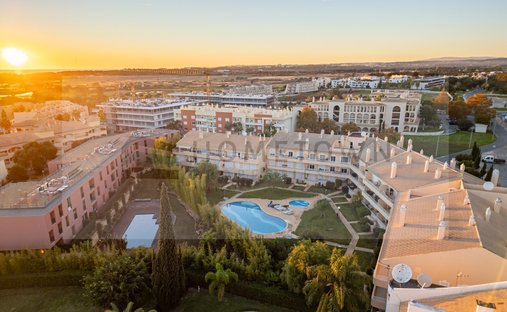 Appartamento a Quarteira, Algarve, Portogallo 1