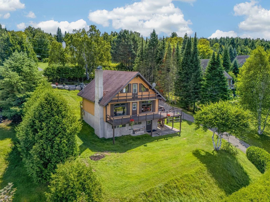 House in Lac-Supérieur, Quebec, Canada 3 - 18691135