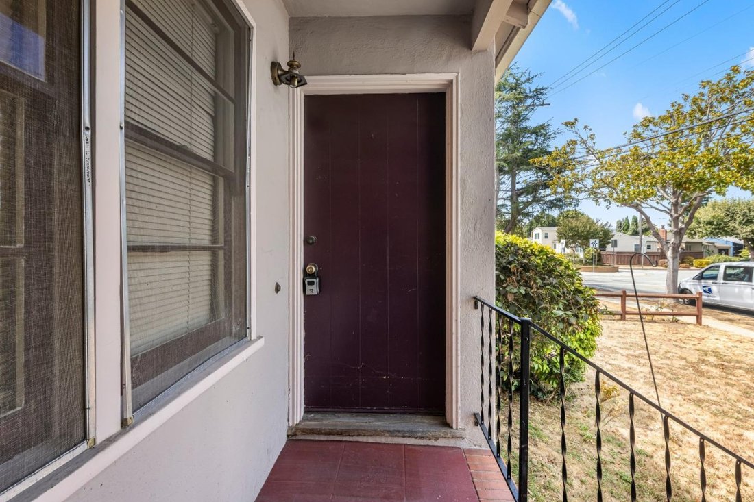 House in Burlingame, California, United States 5 - 18687173