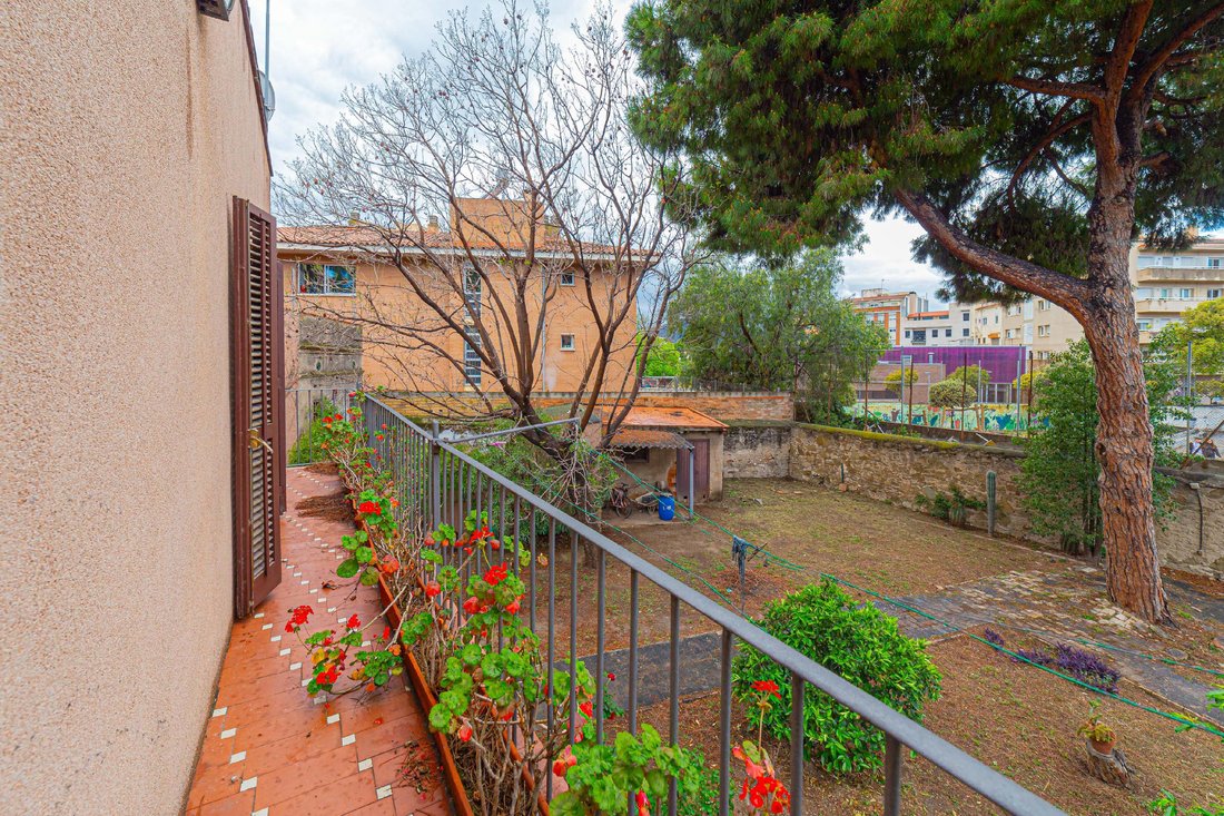 Haus in Sant Feliu de Llobregat, Katalonien, Spanien 4 - 18300882
