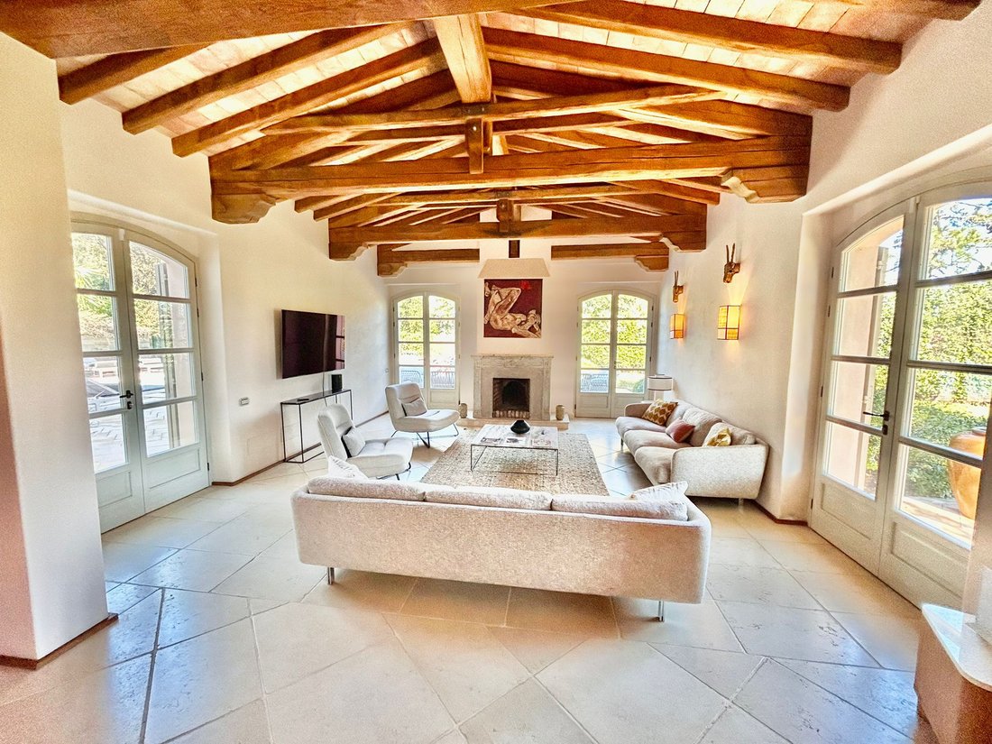 House in Zone Est Diffuse, Saint-Tropez, France 3 - 18687526