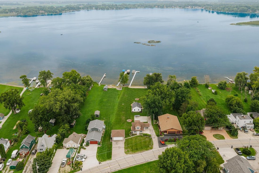 Tichigan, Wisconsin, United States 1 - 18687047