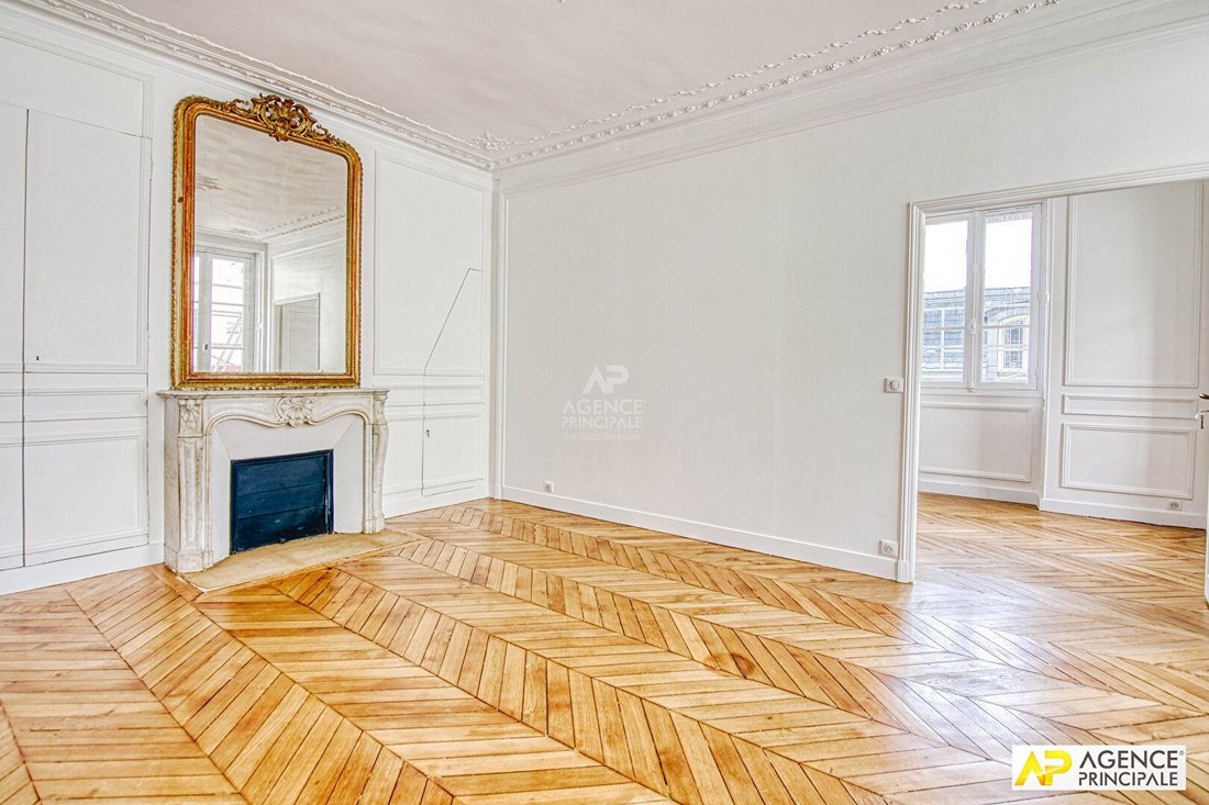 Apartment in Domaine National du Château, Versailles, France 1 - 18690285