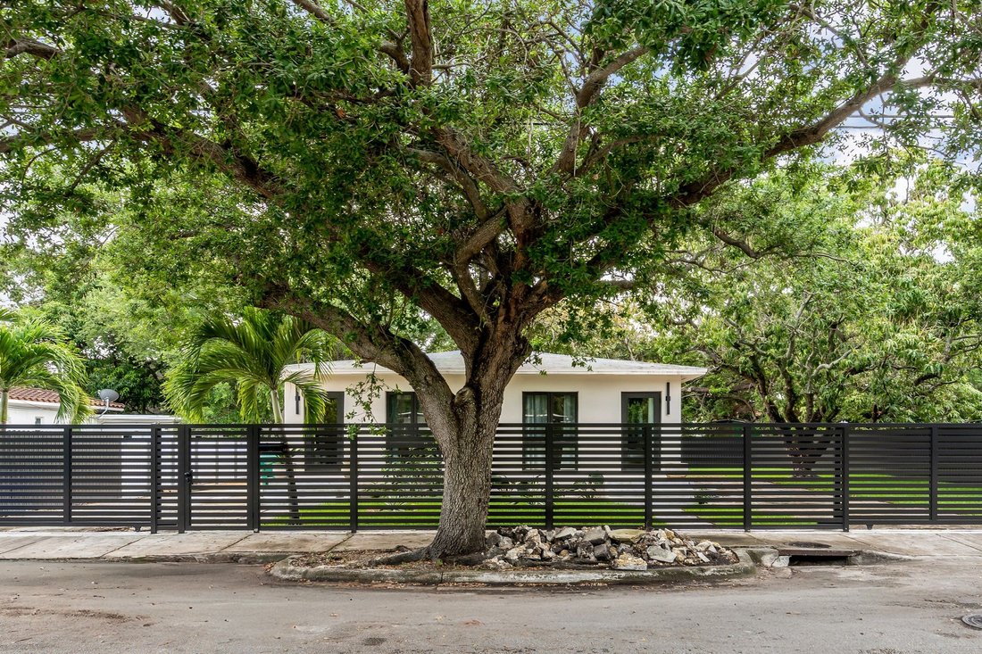 House in Miami, Florida, United States 1 - 18686412