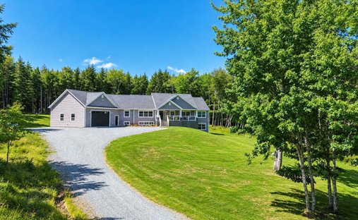 House in Enfield, Nova Scotia, Canada 1