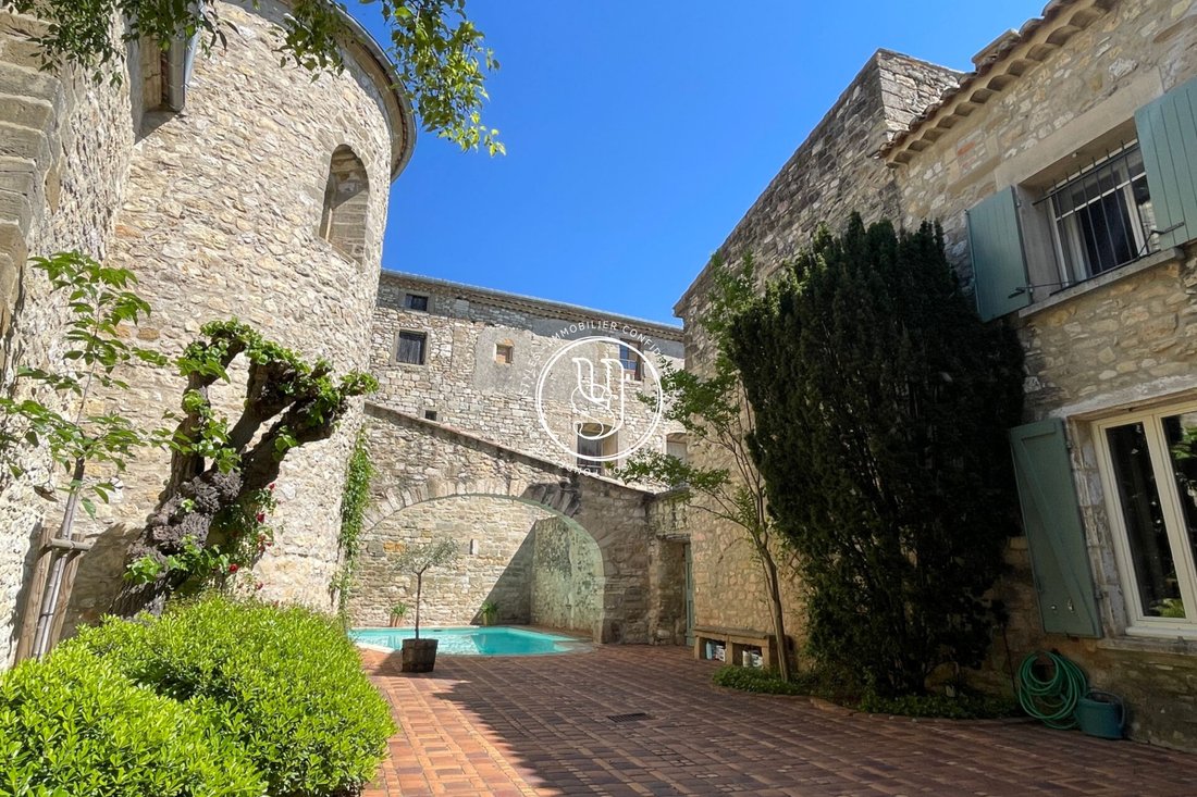 Villa in Uzès, Occitania, France 1 - 18688312
