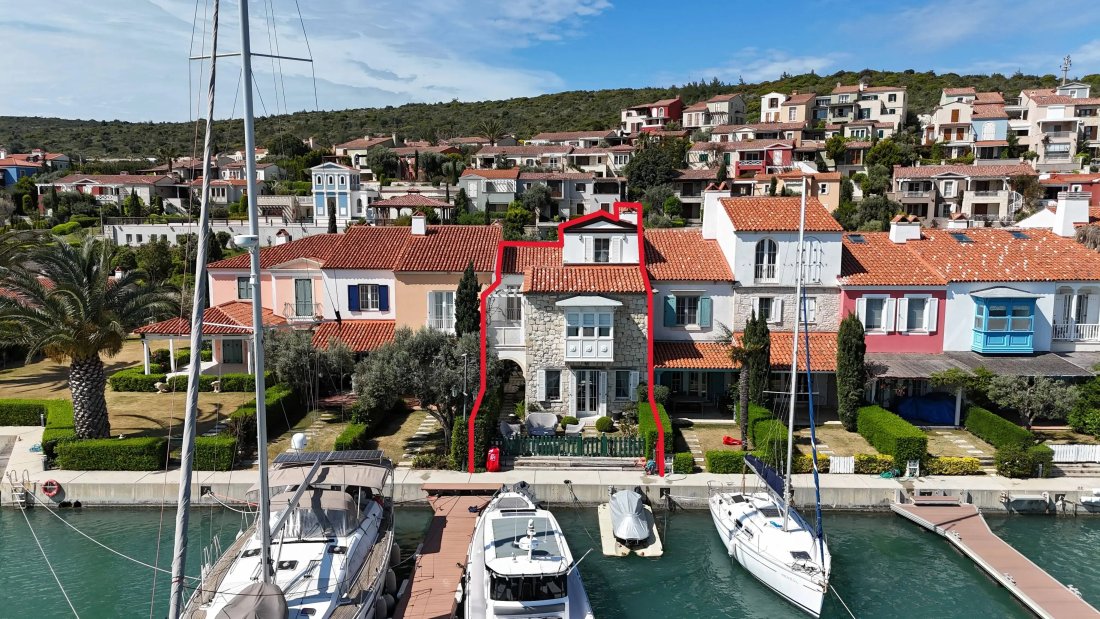 House in İzmir, İzmir, Turkey 1 - 18687598