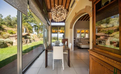 Villa in San Vincenzo, Tuscany, Italy 1