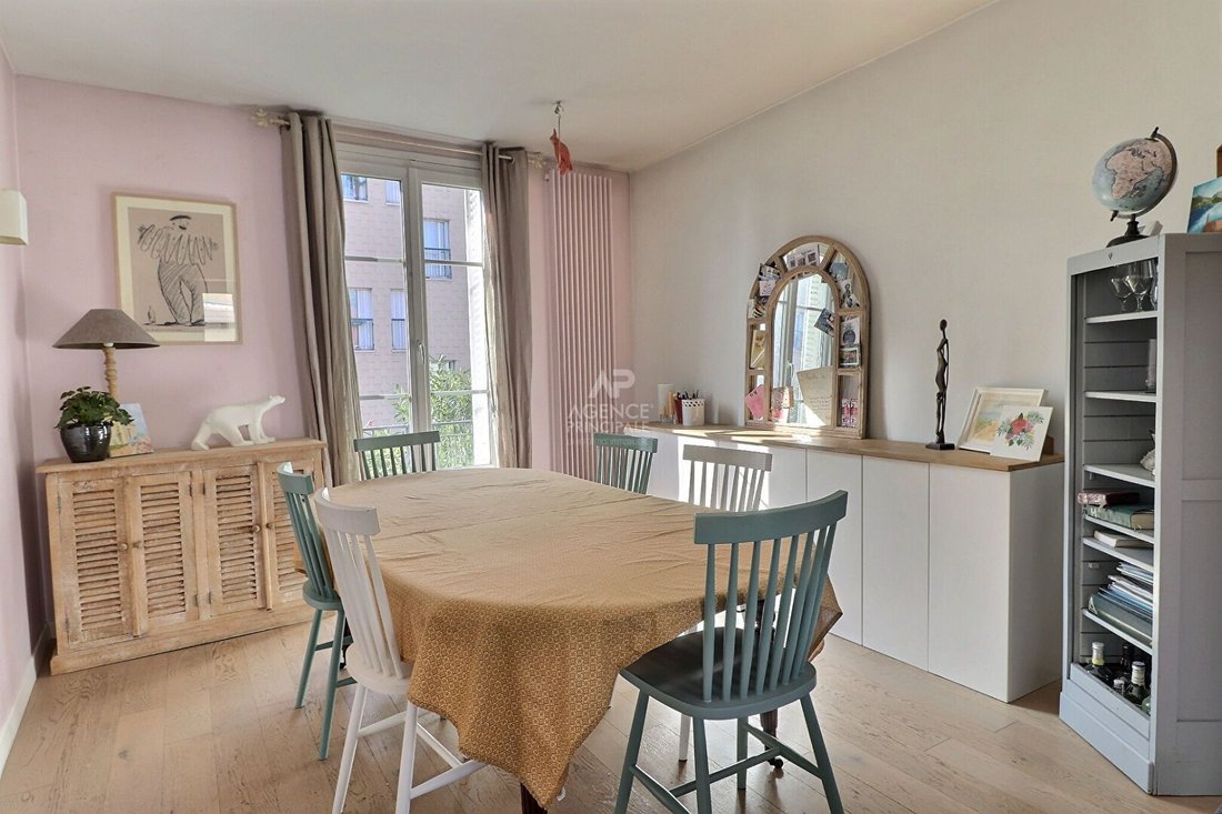 Apartment in Domaine National du Château, Versailles, France 5 - 18690123