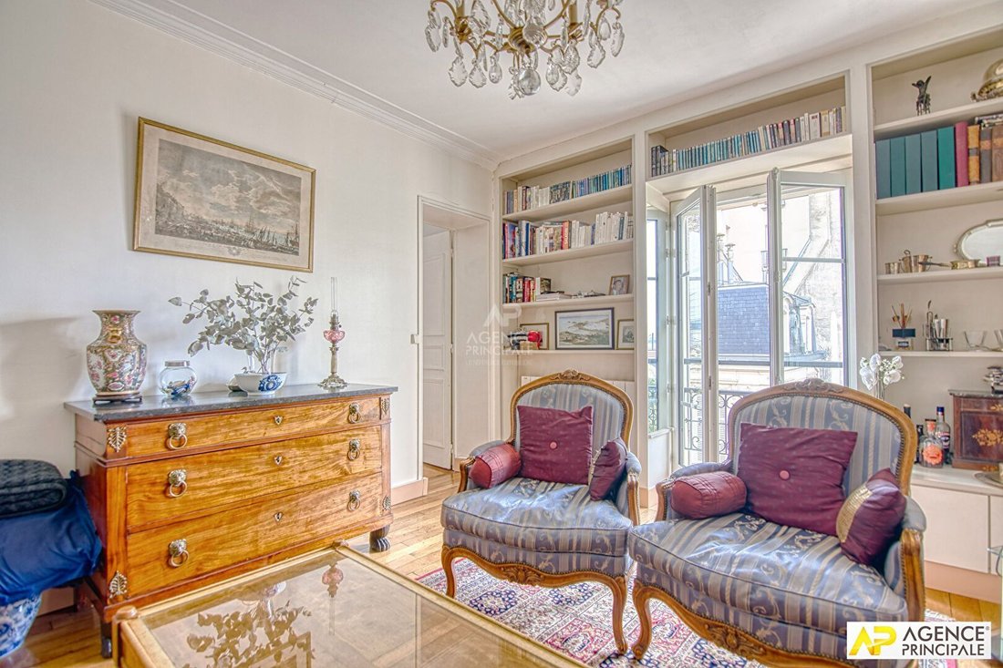 Apartment in Notre Dame, Versailles, France 3 - 18689952