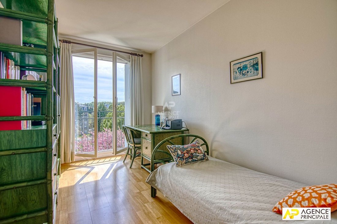 Apartment in Domaine National du Château, Versailles, France 5 - 18690075