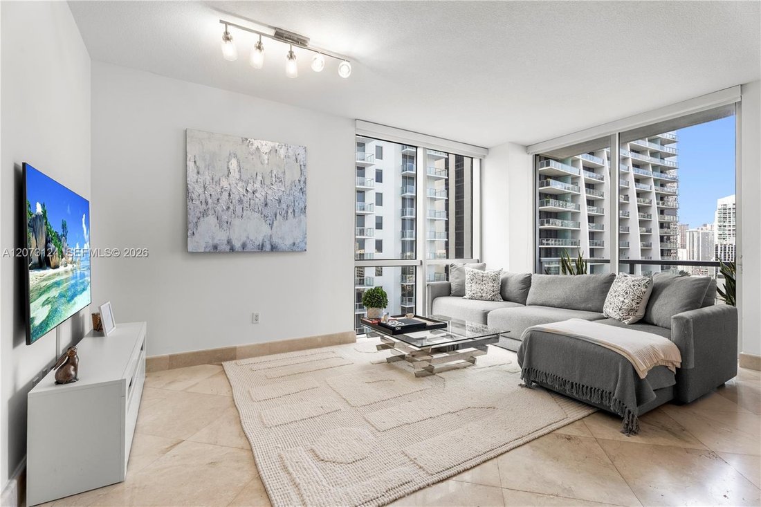Condo in Miami, Florida, United States 3 - 18691062