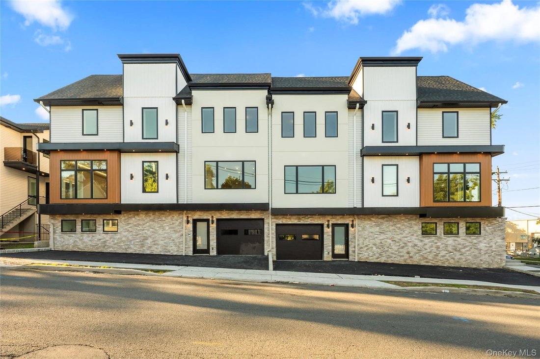 Condo in Spring Valley, New York, United States 1 - 18690702