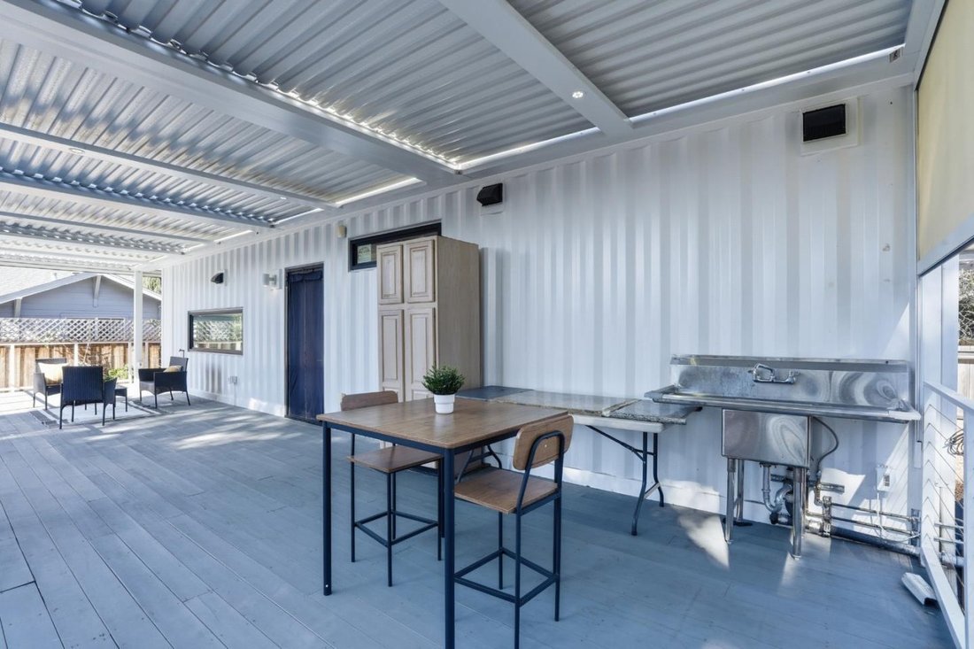 House in East Palo Alto, California, United States 5 - 18689706