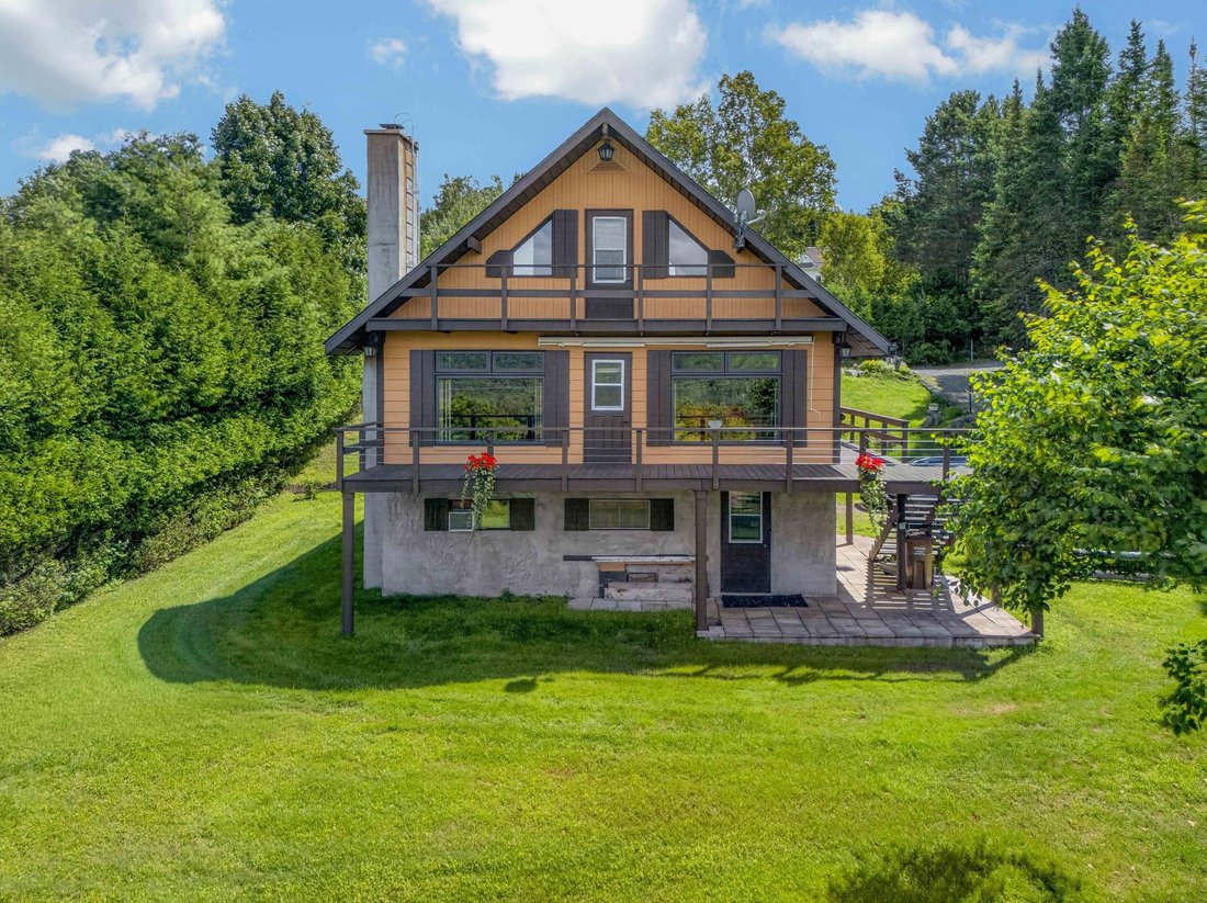 House in Lac-Supérieur, Quebec, Canada 2 - 18691135