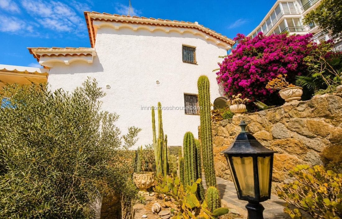 Chalet in Roses, Catalonia, Spain 3 - 18689505