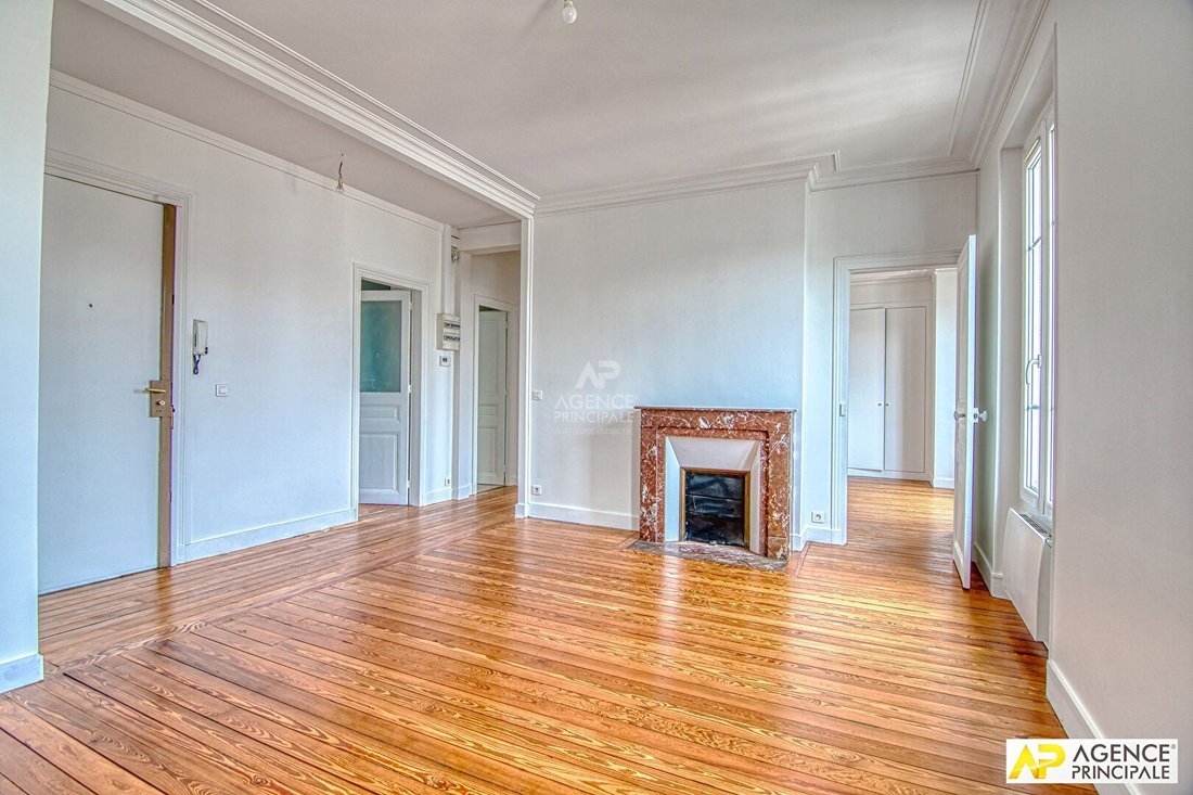 Apartment in Domaine National du Château, Versailles, France 3 - 18689933