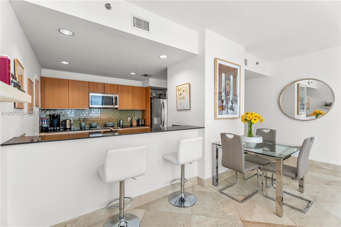 Condo in Miami, Florida, United States 4 - 18691062
