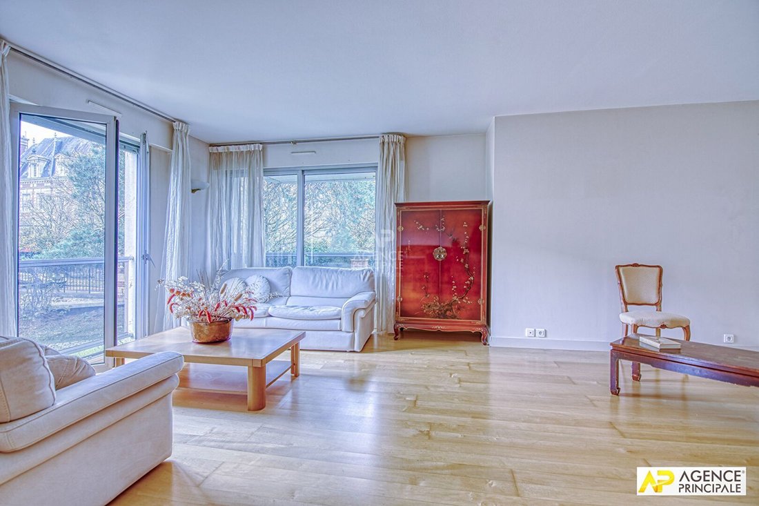 Apartment in Domaine National du Château, Versailles, France 4 - 18689992