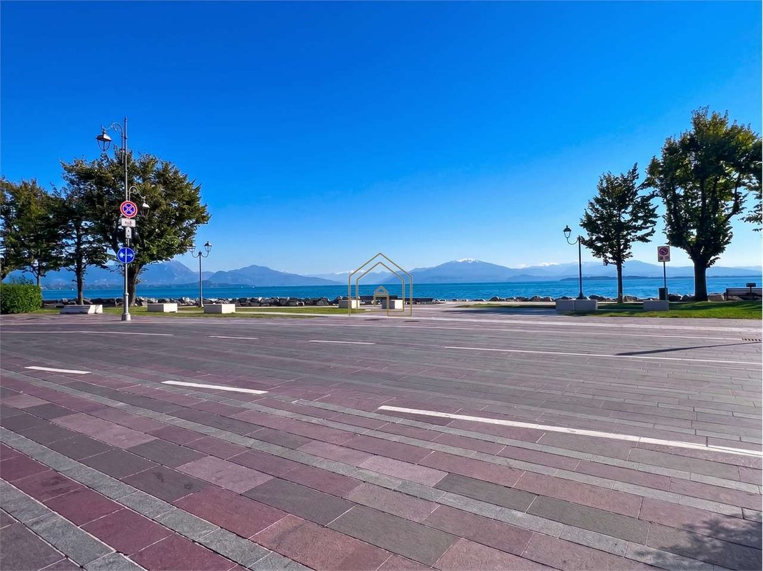 Apartment in Centro Storico, Desenzano del Garda, Lombardy 1 - 18612123