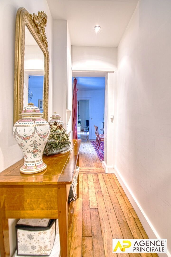 Apartment in Notre Dame, Versailles, France 5 - 18689952