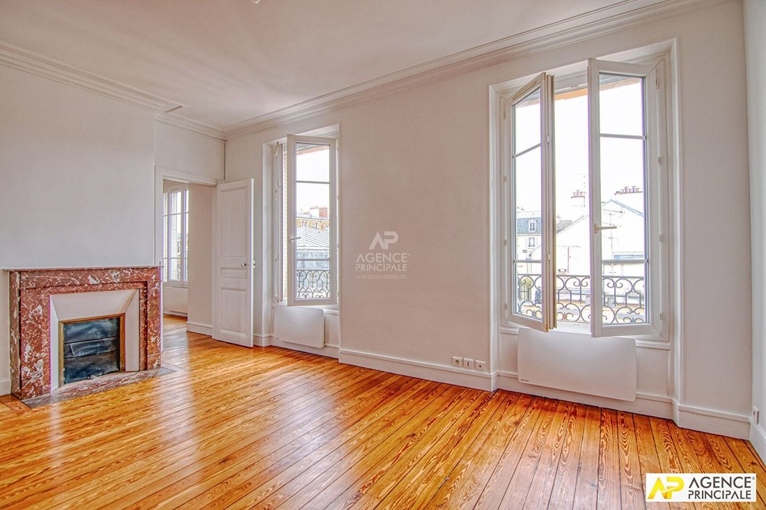 Apartment in Domaine National du Château, Versailles, France 2 - 18689933
