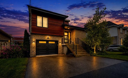 Casa a Brossard, Québec, Canada 1