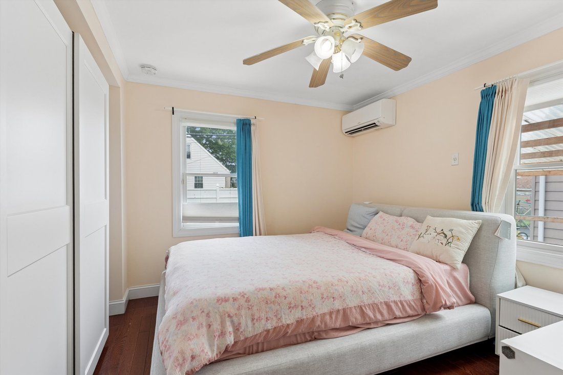 Casa a New Hyde Park, New York, Stati Uniti 5 - 18382724