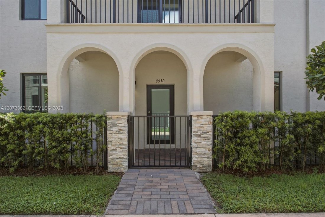 Condo in Miami Springs, Florida, United States 1 - 18691041