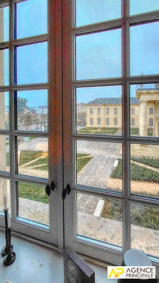 Apartment in Domaine National du Château, Versailles, France 3 - 18690029