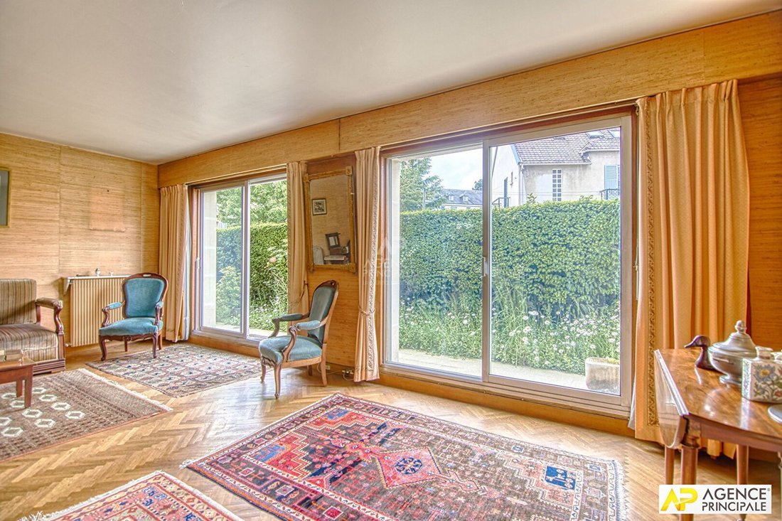 Apartment in Domaine National du Château, Versailles, France 4 - 18689924