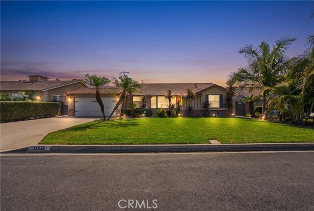 Downey, California, United States 1 - 18689088