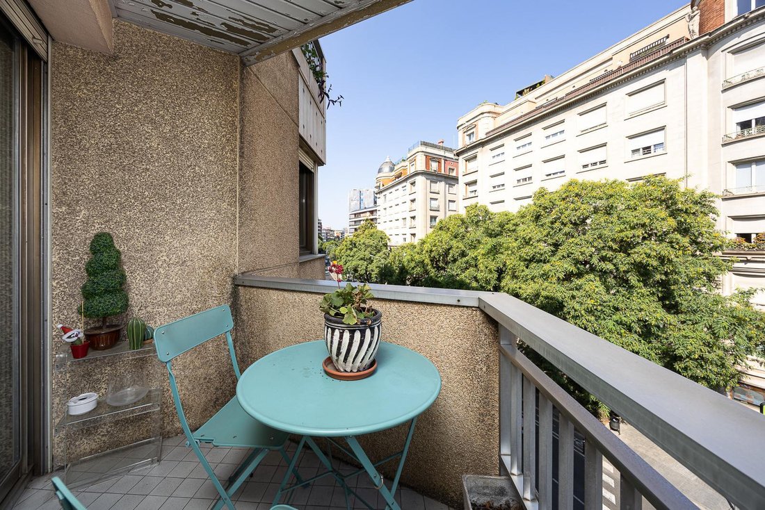 Apartment in Sarrià-Sant Gervasi, Barcelona, Spain 2 - 18688035