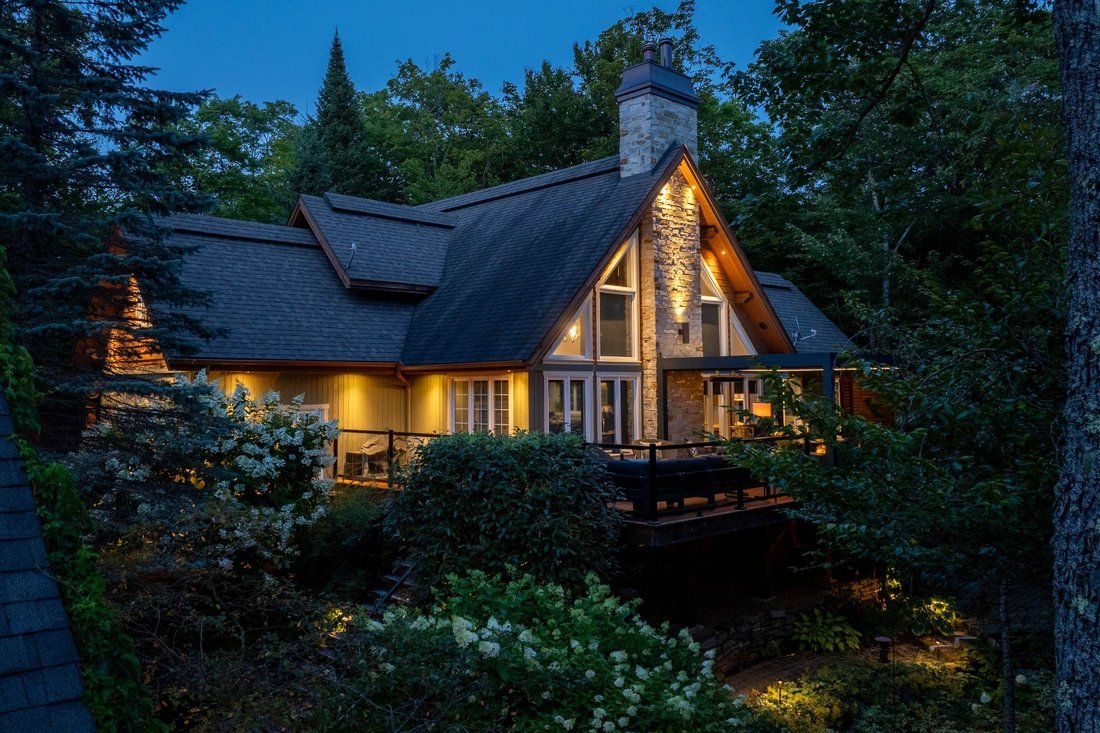 House in Mont-Tremblant, Quebec, Canada 3 - 16061215