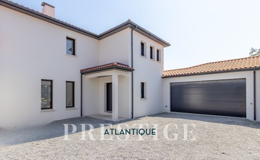 House in Nord Boulogne-Nord Bourg, Saint-Philbert-de-Grand-Lieu, France 1