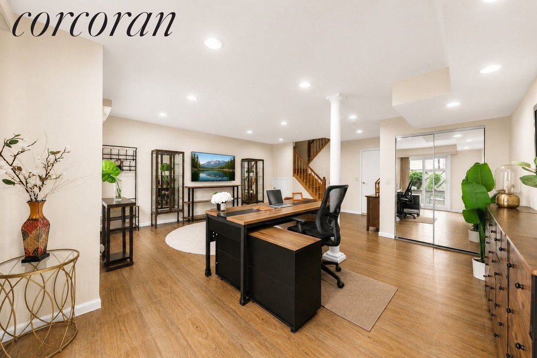 Condo in New York, New York, United States 1 - 18690975