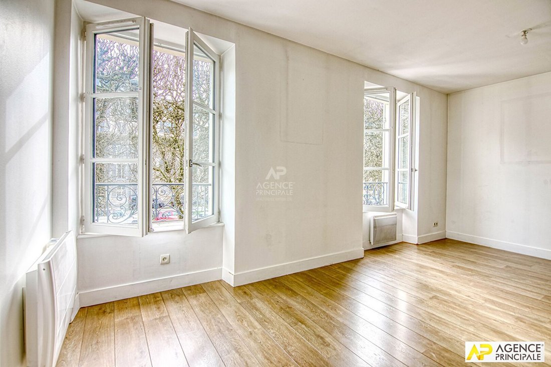 Apartment in Domaine National du Château, Versailles, France 4 - 18690153